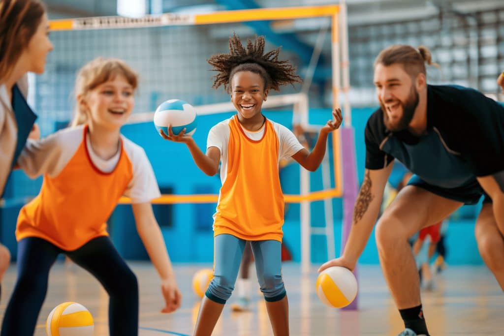 Jeunes en activité sportive encadrés par un coach – inclusion par le sport avec Noitulos / solutioN